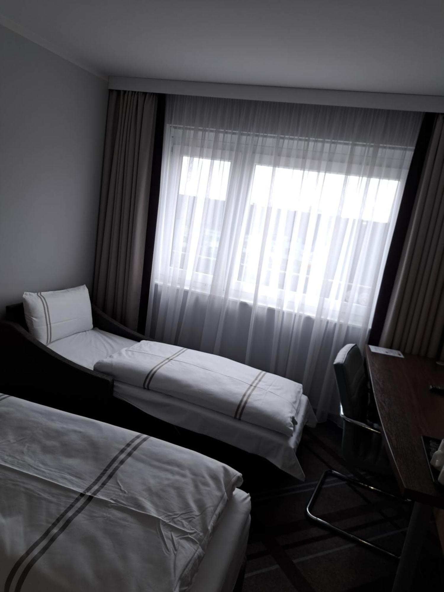Premier Inn Stuttgart Airport Leinfelden-Echterdingen Værelse billede